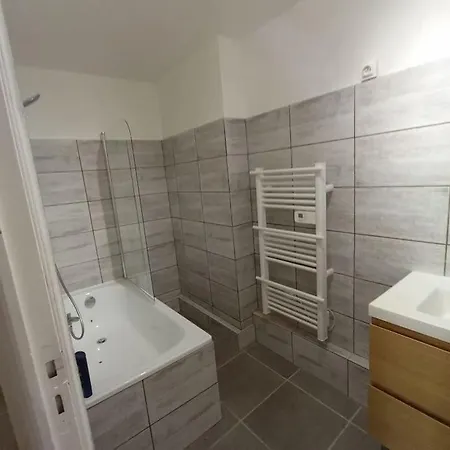 134, Grand Ensoleille Toulon